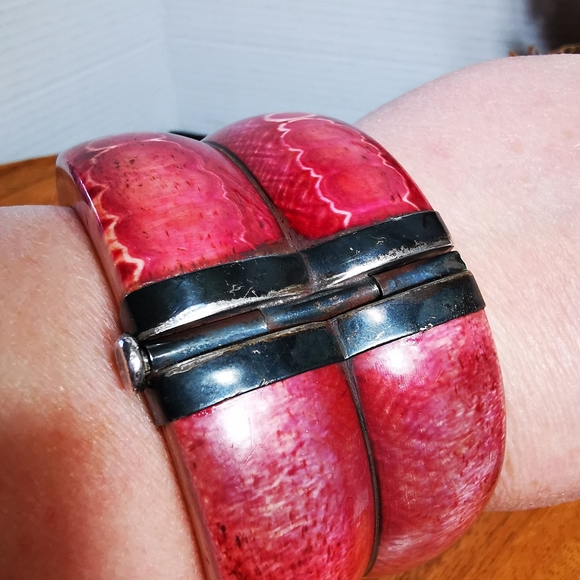 Vintage Henna Dyed Bone and Silver Tone Statement Cuff Bracelet - Picture 10 of 16